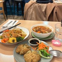 Gave me a bad slice of lemon squeeze for pad thai .😅  at Madame K's Vegan- CBD in Melbourne