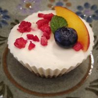 Vegan cheesecake at La Nòmada in Olot