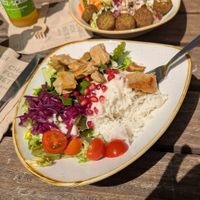 Achtung, Kebab Bowl mit planted.kebab war entgegen der Aussage des Personals nicht vegan!!! at Dean & David - Westenhellweg in Dortmund