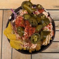 Volcano bowl with vegan chicken at Surfside Poke in Liege