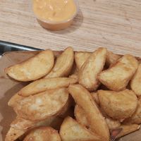 Steak fries y cheddar sauce at Las Vegan's - Kazinczy 11 in Budapest