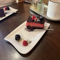 Cassis Schoko Schnitte  at Zuckero in Vienna