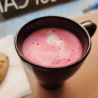 Pink latte at Tidbit in Madrid