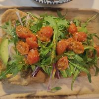 Coca con berenjena, aguacate tomate y rúcula  #Veganuary at Pasapan in Segovia