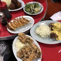 Gyoza - Mizuna Green salad - Szechuan Karaage set withe Gyoza and miso soup - Deep fried Maitake mushrooms - Karaage with tartar sauce  #Veganuary at Izakaya Masaka in Tokyo