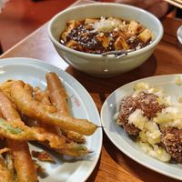 Green been tempura in the left was delicious!!! 🤤 at Izakaya Masaka in Tokyo