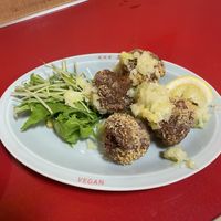 Lemon karaage  at Izakaya Masaka in Tokyo