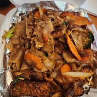 Drunken noodles with tofu at Sunny Thai in Arlington