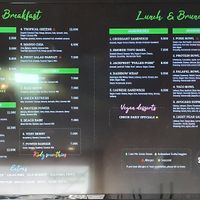 Menu (not everything is available at all times) at Super Be Juicery in Marbella