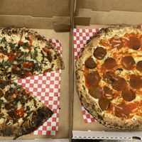 vegana pizza on top, bottom is byo with vegan pepperoni at Da Vinci in Bloomington