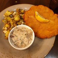 Hähnchenschnitzel with Pilzrahmsauce and Bratkartoffeln at Försters in Berlin