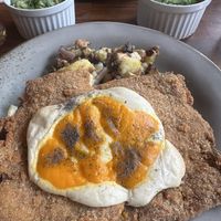 Hamburger Schnitzel mit Bratkartoffeln und Gurkensalat  at Försters in Berlin