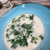 Spargelsuppe mit weißem & grünen Spargel / asparagus soup with white & green asparagus at Försters in Berlin