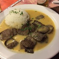 caramelized soy fillets in pickled greem pepper sauce with rice at Vegalite in Brno