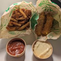 Fries and cheesy sticks at Végéman in Strasbourg