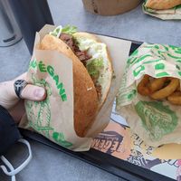 vegan kebab & onion rings at Végéman in Strasbourg