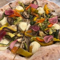 Summer vegan pizza 🍕   at Il Melograno in Trieste