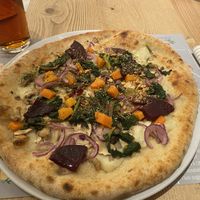 Pizza chicca vegana con mozzarella veg fatta in casa #Veganuary at Il Melograno in Trieste