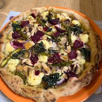 Spring veggie pizza with GF crust at Il Melograno in Trieste