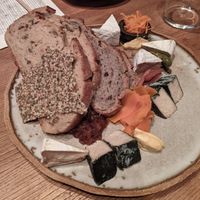 Cheese and bread plate #Veganuary at MESA Restaurant in Paris