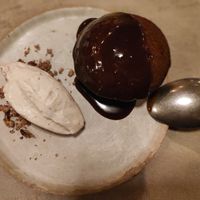  at MESA Restaurant in Paris