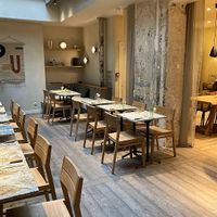  at MESA Restaurant in Paris