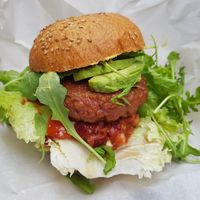 Mexican burger at Peacefood Cafe in Montpellier