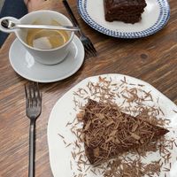 Brownie, café et tiramisuu  at Peacefood Cafe in Montpellier