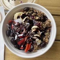 choco loco bowl🍓🍫🫐  at Grouse in Carnegie