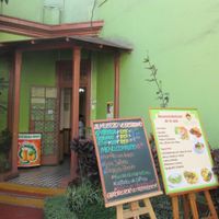 Front of restaurant with daily selections listed at Sabor y Vida in Lima
