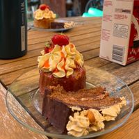 Strawberry cake and peanut caramel cakes   at Putsch in Montreuil
