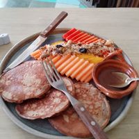Pancakes with fruit at Elela in Valladolid