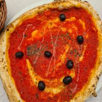 Vegan pizza with added olives at Il Forno A Legna in Ronda