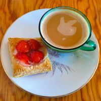 Perfect Fika.... 😋  Very good coffee!  at Allas Kafé in Gnesta