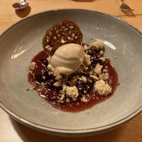 Plum dessert with peanut-salty caramel ice cream at Flux in Hannoversch Munden