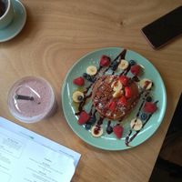 Pancakes and post-workout smoothie at Ethos Brothers in Brentwood