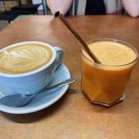 Oat Latte and Fresh Juice at Ethos Brothers in Brentwood