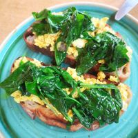 Option of one or two slices of Scrambled Tofu and Spinach on Toast at Ethos Brothers in Brentwood