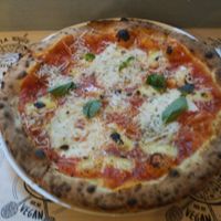 Pizza de 3 "queijos" at Pizza Youth in Sao Paulo