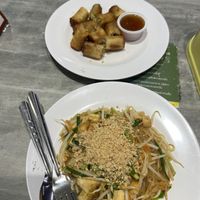 Pad Thai and spring rolls   at So Vegan - Yaowarat​ in Bangkok
