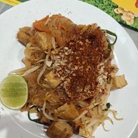Vegan pad thai with not so spicy chilli at So Vegan - Yaowarat​ in Bangkok