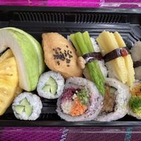 Vegan sushi set at Shū ShòuSī 蔬壽司 - Yasaisushi in Taichung
