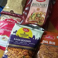 Indian snacks (all discounted, all vegan) at Taj Mahal Livs in Stockholm