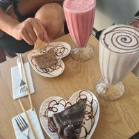 cakes and milkshakes at La Converseria in Santiago