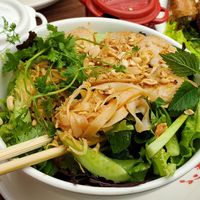 Vegan chicken with noodles in spicy sauce at Huong Viet in Hanoi