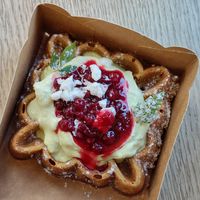 Season special with cranberries at Otto Waffle Atelier in Bruges