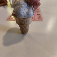 Marzipan-poppyseed ice cream at FREDO in Leipzig