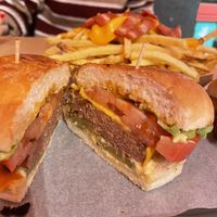 burger at Fantastic V in Madrid