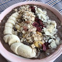 chocolate smoothie bowl at DD Hut in Koh Tao