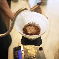 Pour over at Elabrew Coffee in Santa Monica